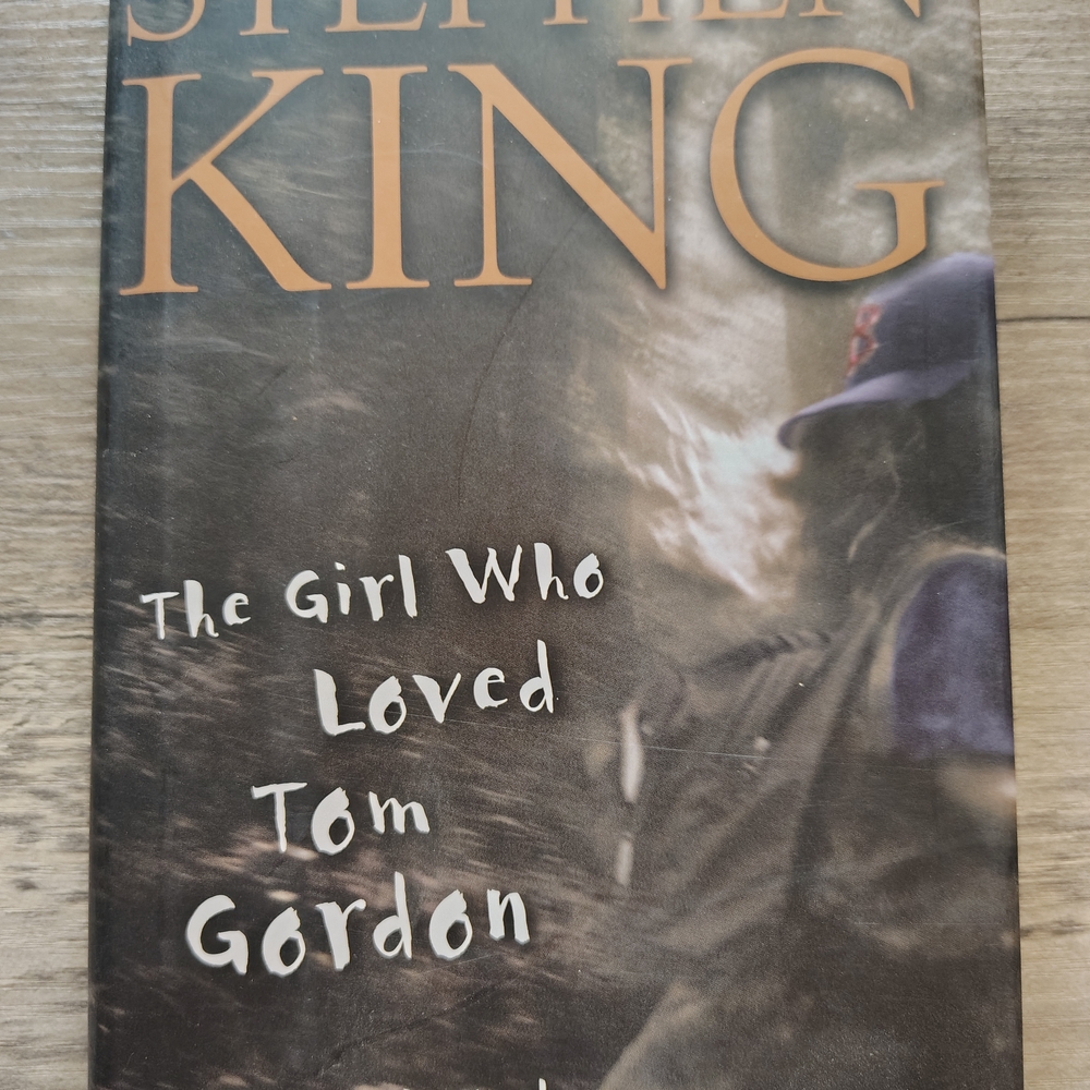 The Girl Who Loved Tom Gordon by Stephen King - Black Cover